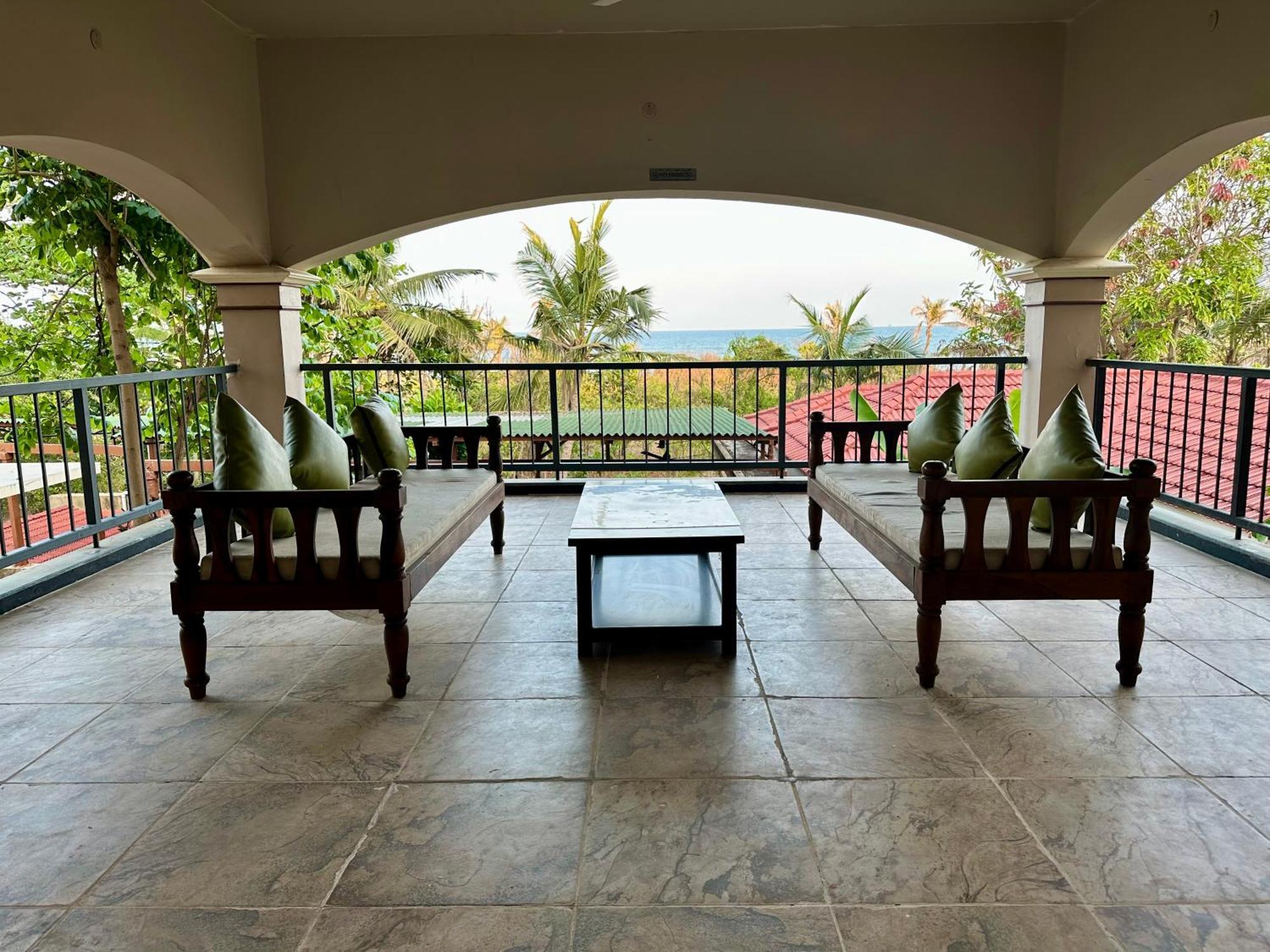 Costa Verde Luxury Seafront Villa Ченнаї Екстер'єр фото